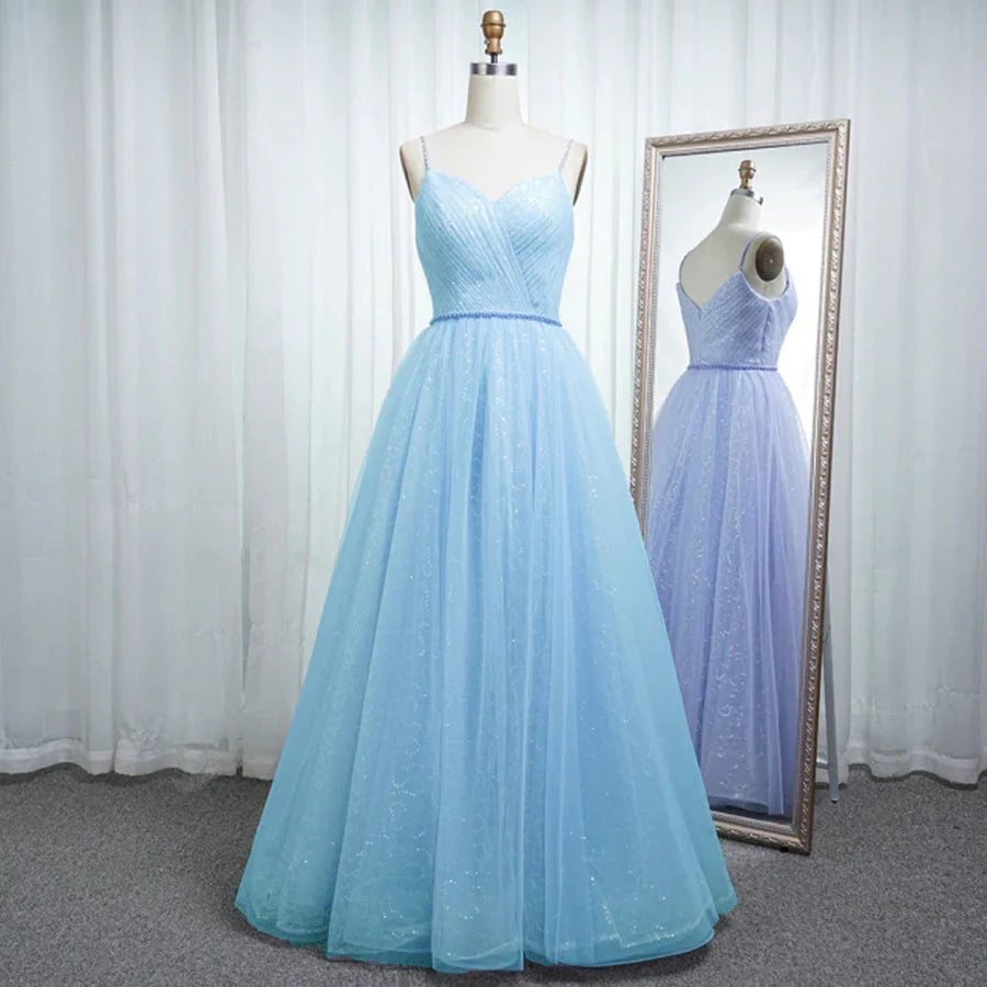 Vestidos de fiesta largos de noche con escote corazón, tirantes finos y cuentas color lavanda