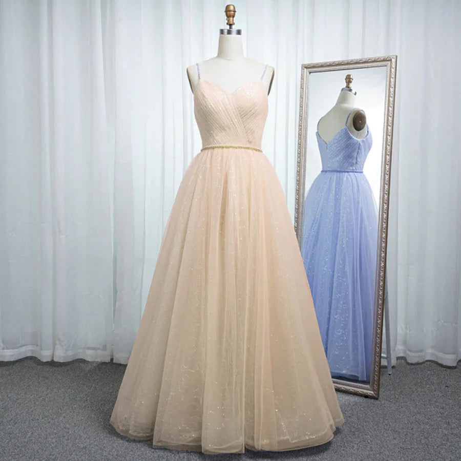 Vestidos de fiesta largos de noche con escote corazón, tirantes finos y cuentas color lavanda