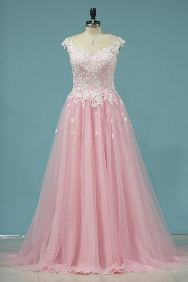 Vestidos de fiesta de tul con escote redondo y apliques, corte en A y cola larga