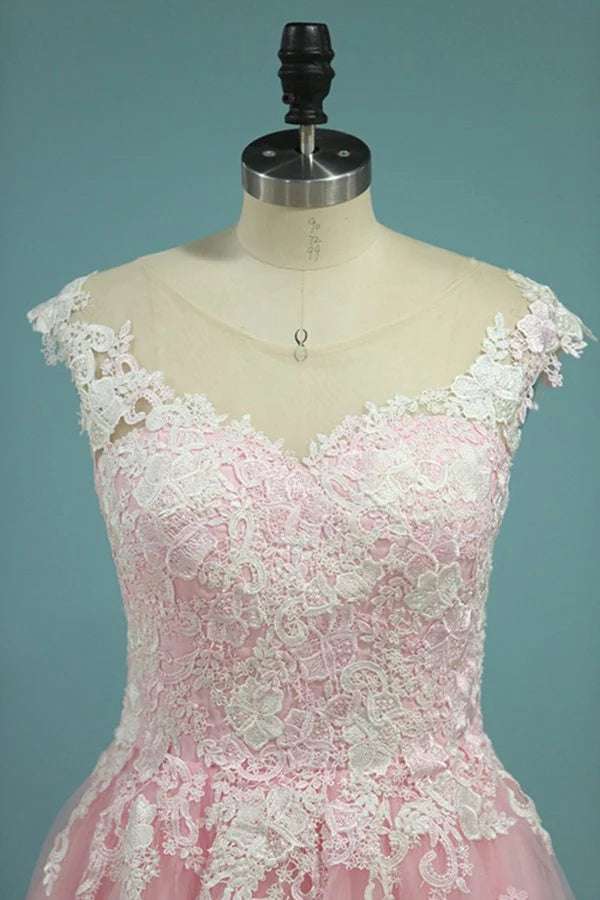 Vestidos de fiesta de tul con escote redondo y apliques, corte en A y cola larga