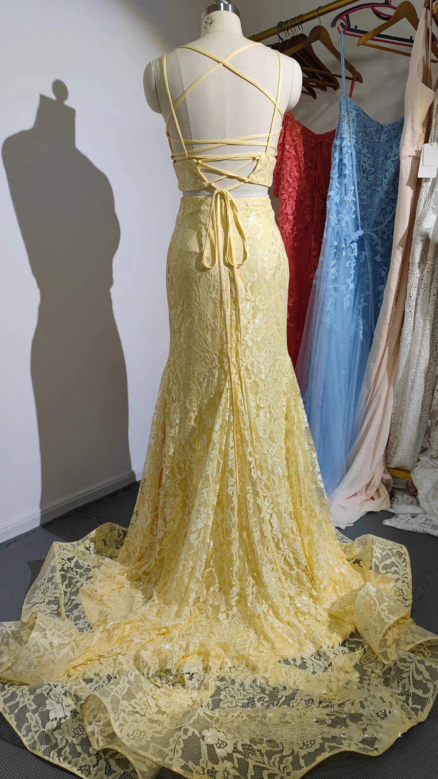 Vestidos de fiesta largos, sexys, sin mangas, de sirena, de encaje, de dos piezas, color amarillo melocotón claro
