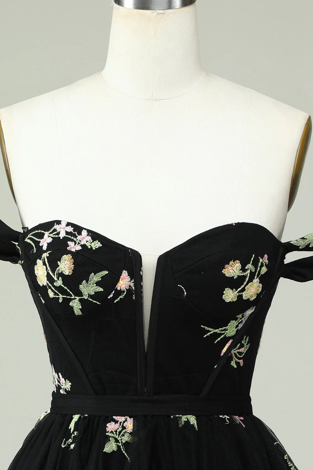 Amzcw Cute A Line Sweetheart Black Short Homecoming Dress with Embroidery