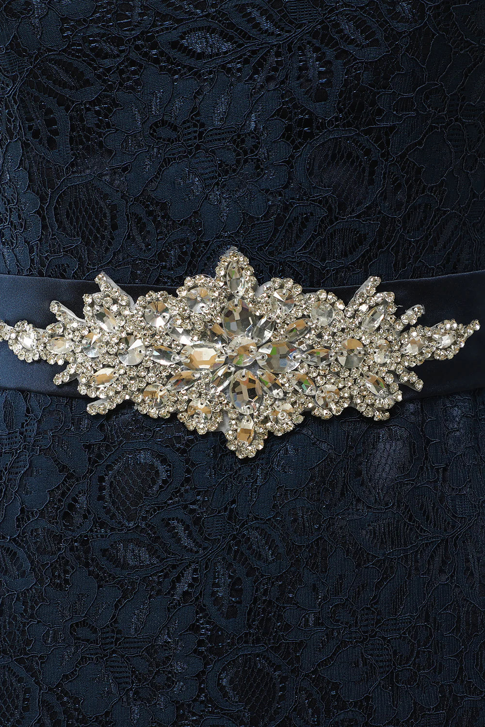 Vestido de madre con encaje azul marino