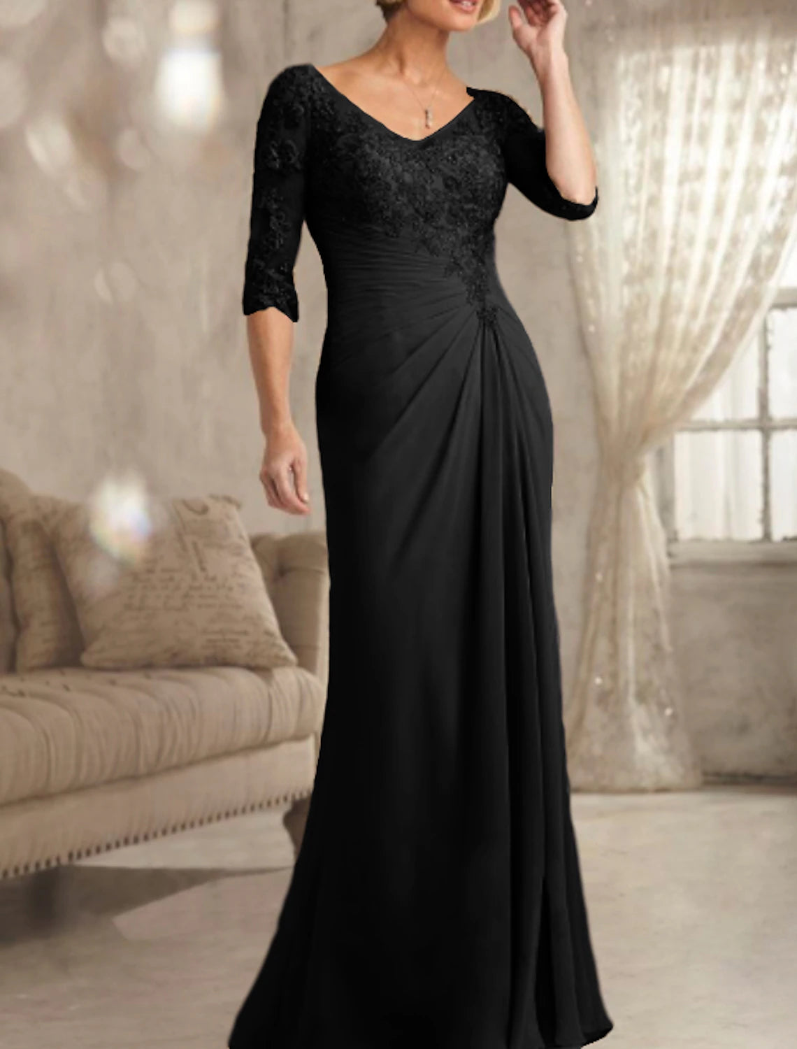Vestido de madre de la novia con corte en forma de tubo/columna, para invitada de boda, talla grande, sexy, transparente, escote en V, largo hasta el suelo, de gasa, con encaje, media manga y caída de encaje.