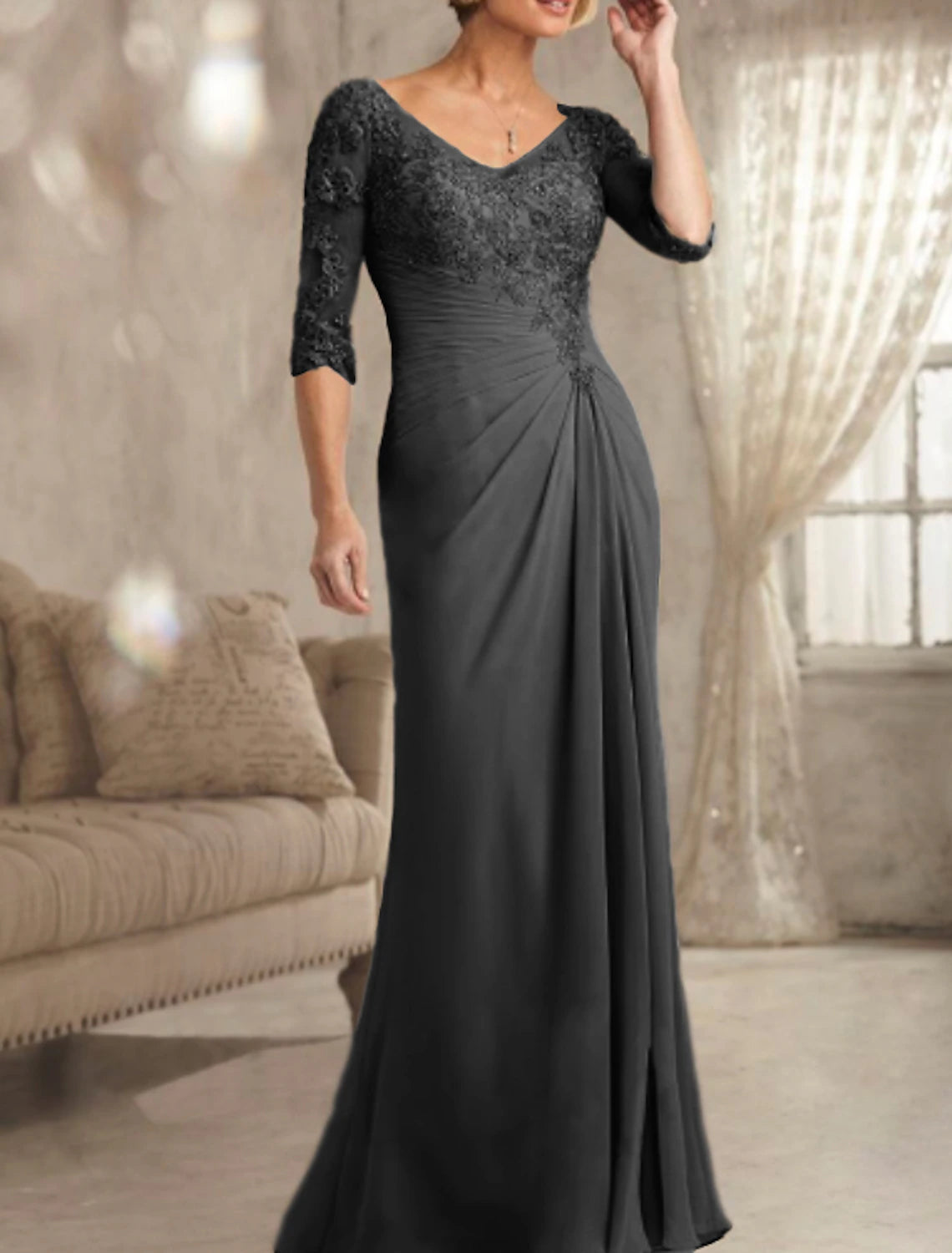 Vestido de madre de la novia con corte en forma de tubo/columna, para invitada de boda, talla grande, sexy, transparente, escote en V, largo hasta el suelo, de gasa, con encaje, media manga y caída de encaje.
