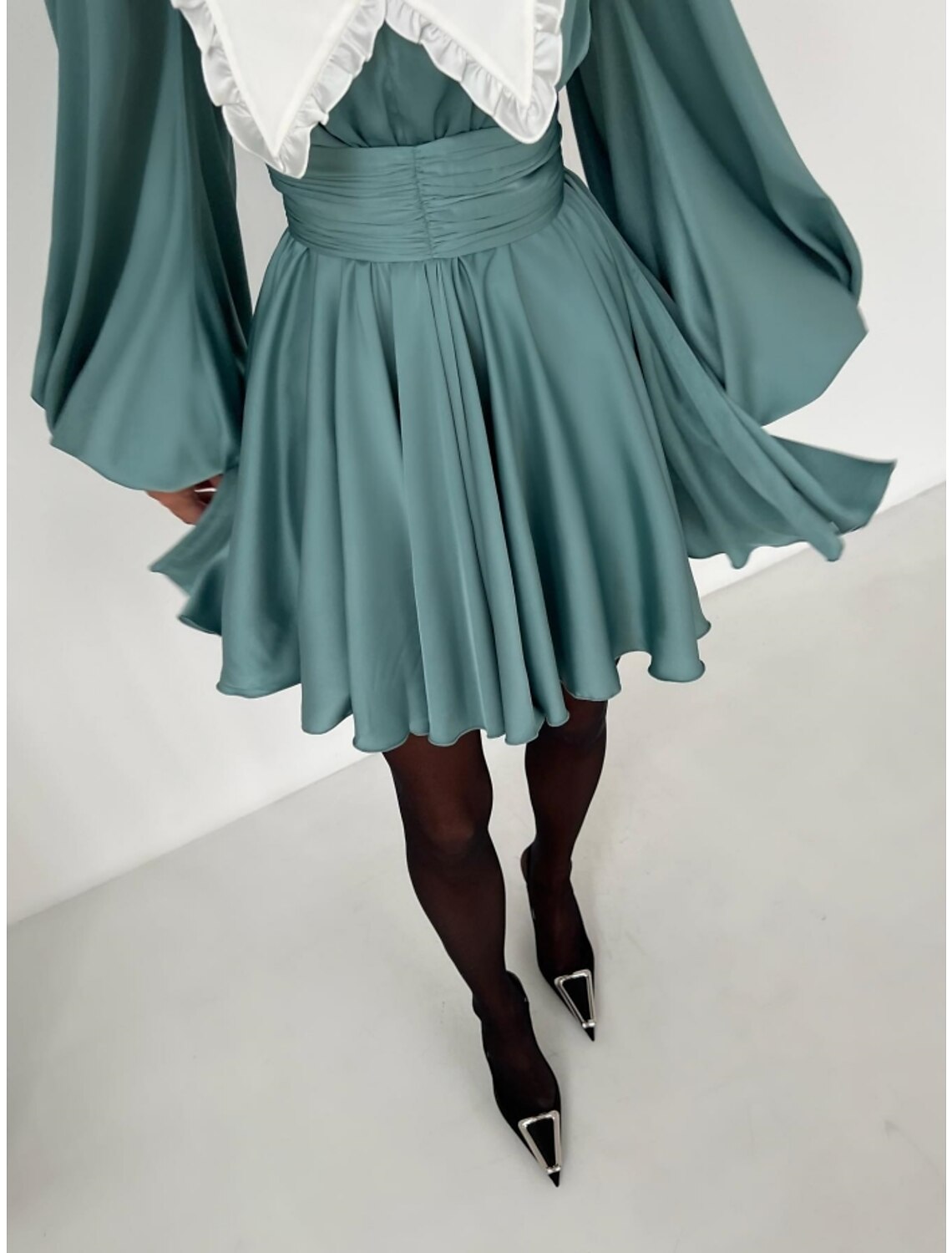 A-Line Homecoming Dresses Vintage Dress Homecoming Short / Mini Black Dress Long Sleeve V Neck Satin with Pleats Ruched Ruffles