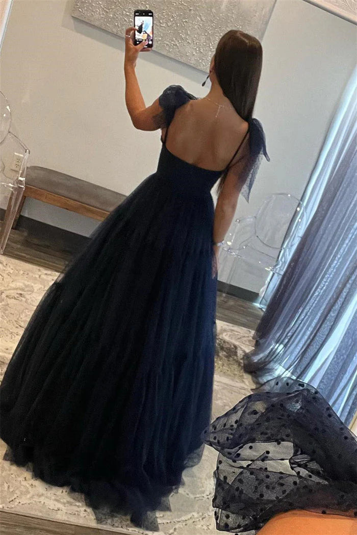 Vestido de fiesta de tul con espalda abierta y tirantes finos en forma de A