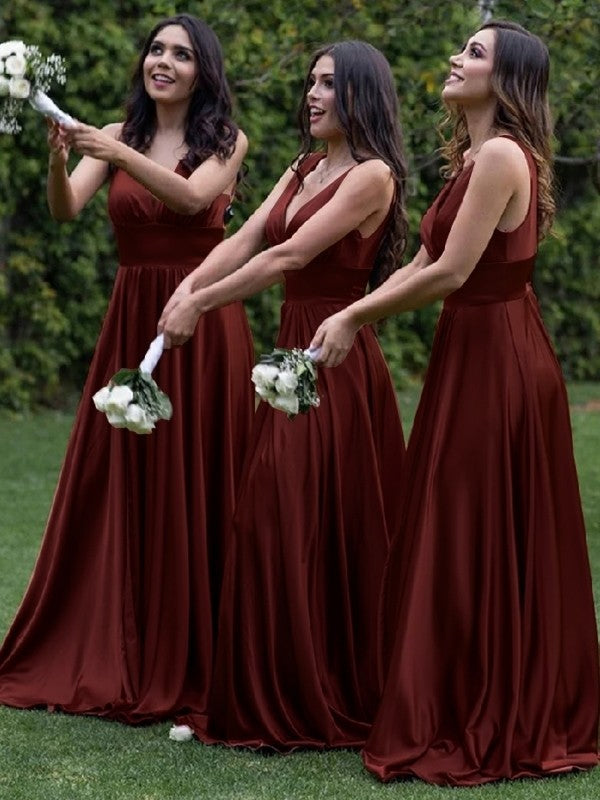 Vestidos de dama de honor de corte A/princesa, de satén tipo seda, fruncidos, escote en V, sin mangas, con cola larga