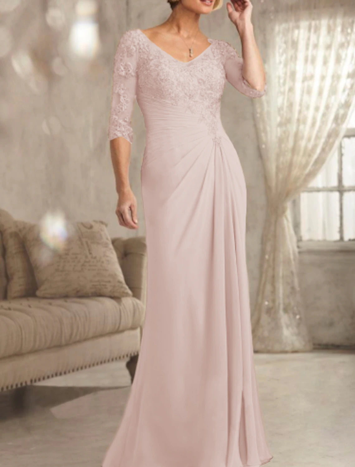 Vestido de madre de la novia con corte en forma de tubo/columna, para invitada de boda, talla grande, sexy, transparente, escote en V, largo hasta el suelo, de gasa, con encaje, media manga y caída de encaje.