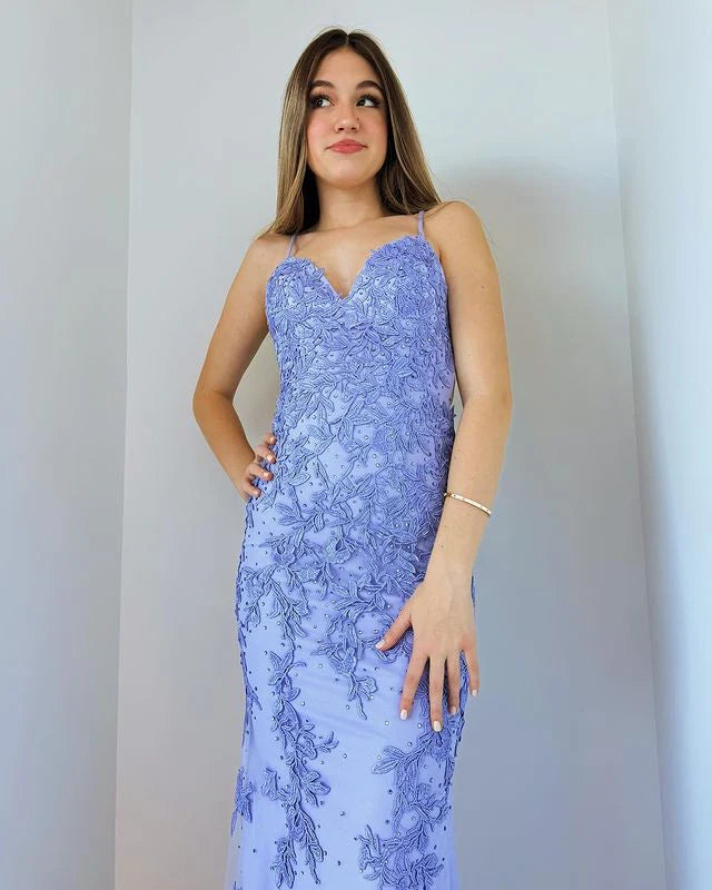 Vestidos de fiesta de sirena con tirantes finos de tul y apliques y cola larga