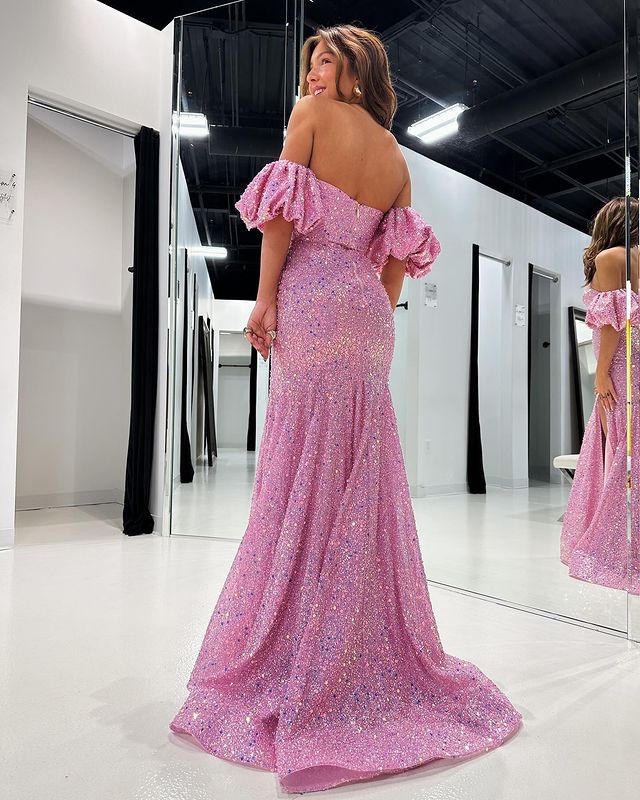 Hermosos vestidos largos y elegantes de fiesta de graduación con escote en forma de corazón, lentejuelas y perlas con abertura