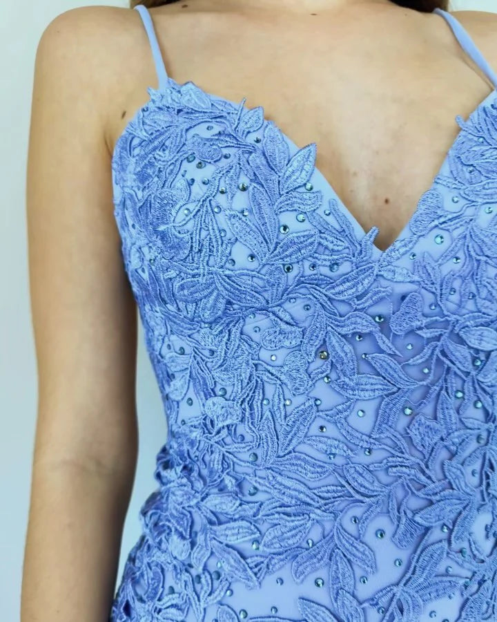 Vestidos de fiesta de sirena con tirantes finos de tul y apliques y cola larga