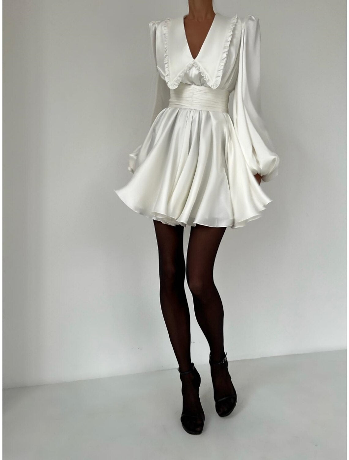A-Line Homecoming Dresses Vintage Dress Homecoming Short / Mini Black Dress Long Sleeve V Neck Satin with Pleats Ruched Ruffles