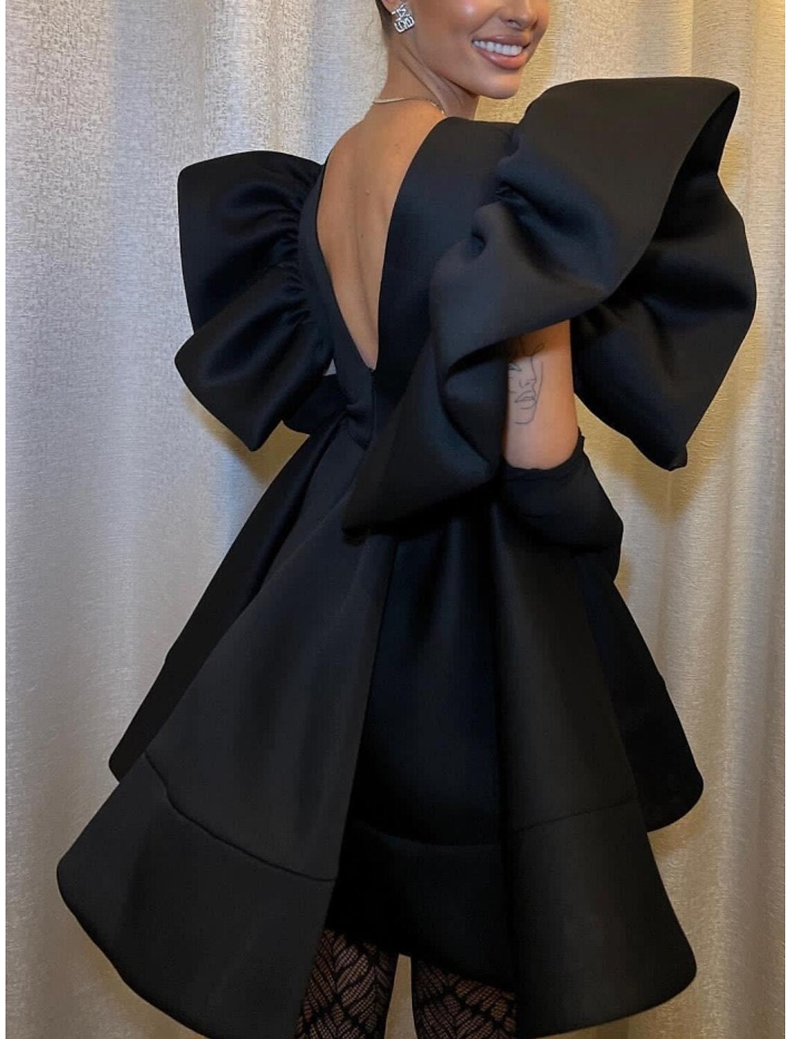 A-Line Homecoming Dresses Vintage Dress Homecoming Short / Mini Black Dress Short Sleeve V Neck Satin with Bow(s) Pleats Ruched