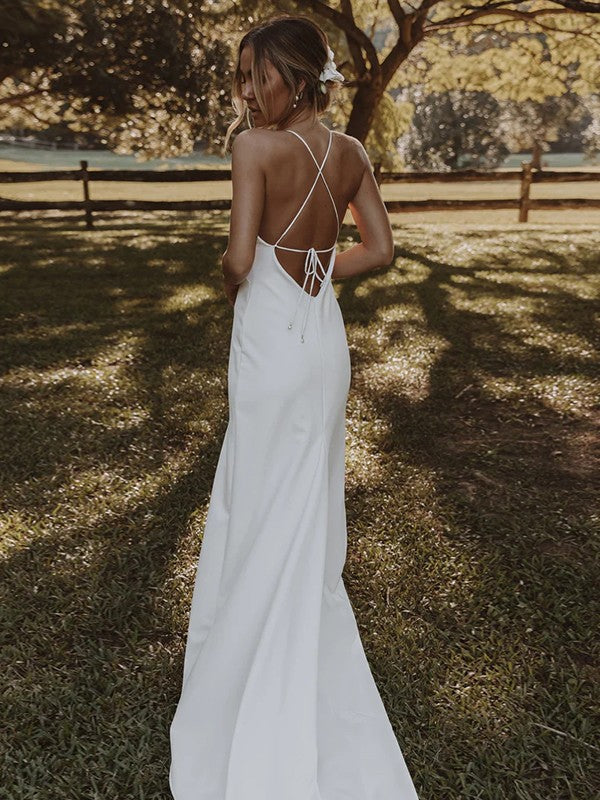 Vestidos de novia de corte tubo/columna, charmeuse, volantes, escote en V, sin mangas, cola larga