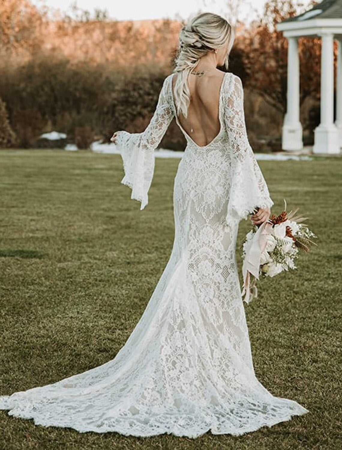 Beach Boho Wedding Dresses Mermaid / Trumpet V Neck Long Sleeve Court Train Lace Bridal Gowns With Appliques Solid Color