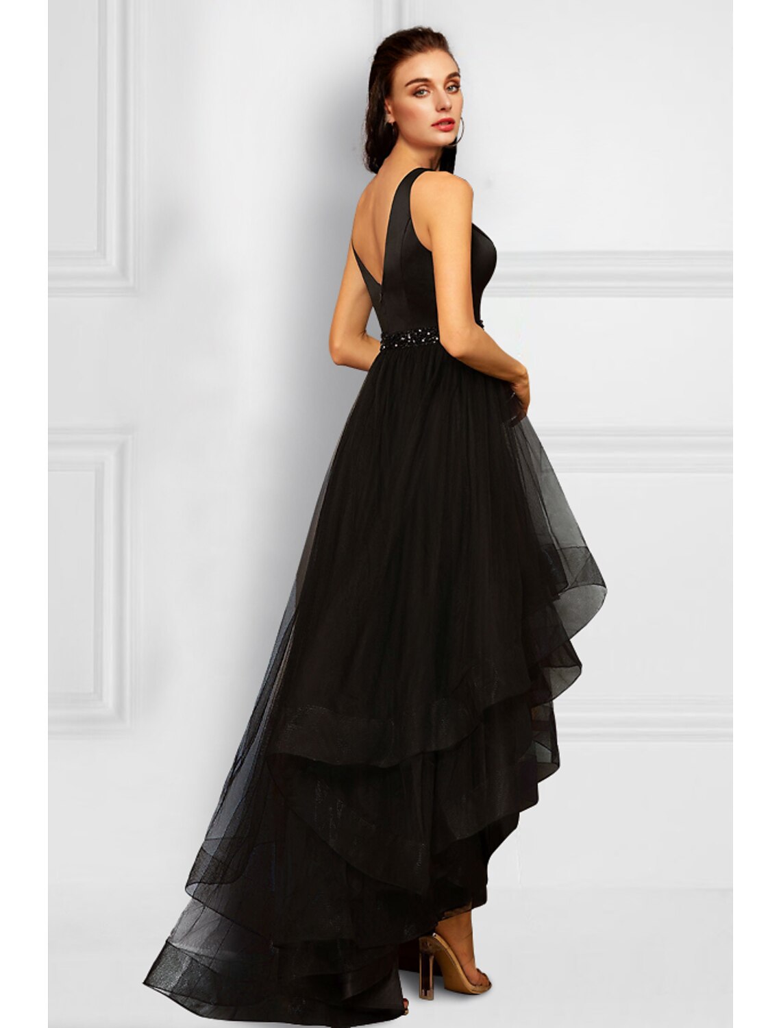Vestidos de cóctel de corte A, elegantes vestidos de fiesta, asimétricos, sin mangas, escote en V, organza con volantes de diamantes de imitación.
