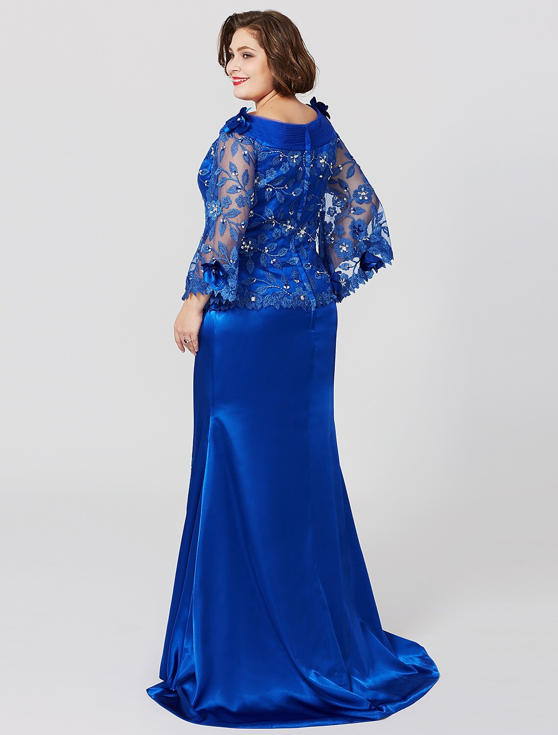Suknia dla matki panny młodej w kroju syreny / trąbki, formalna, plus size, elegancka, dekolt w łódkę, tren z rozcięciem / szczotką, koronka na szarmezie, długi rękaw, bez plis, falbanki