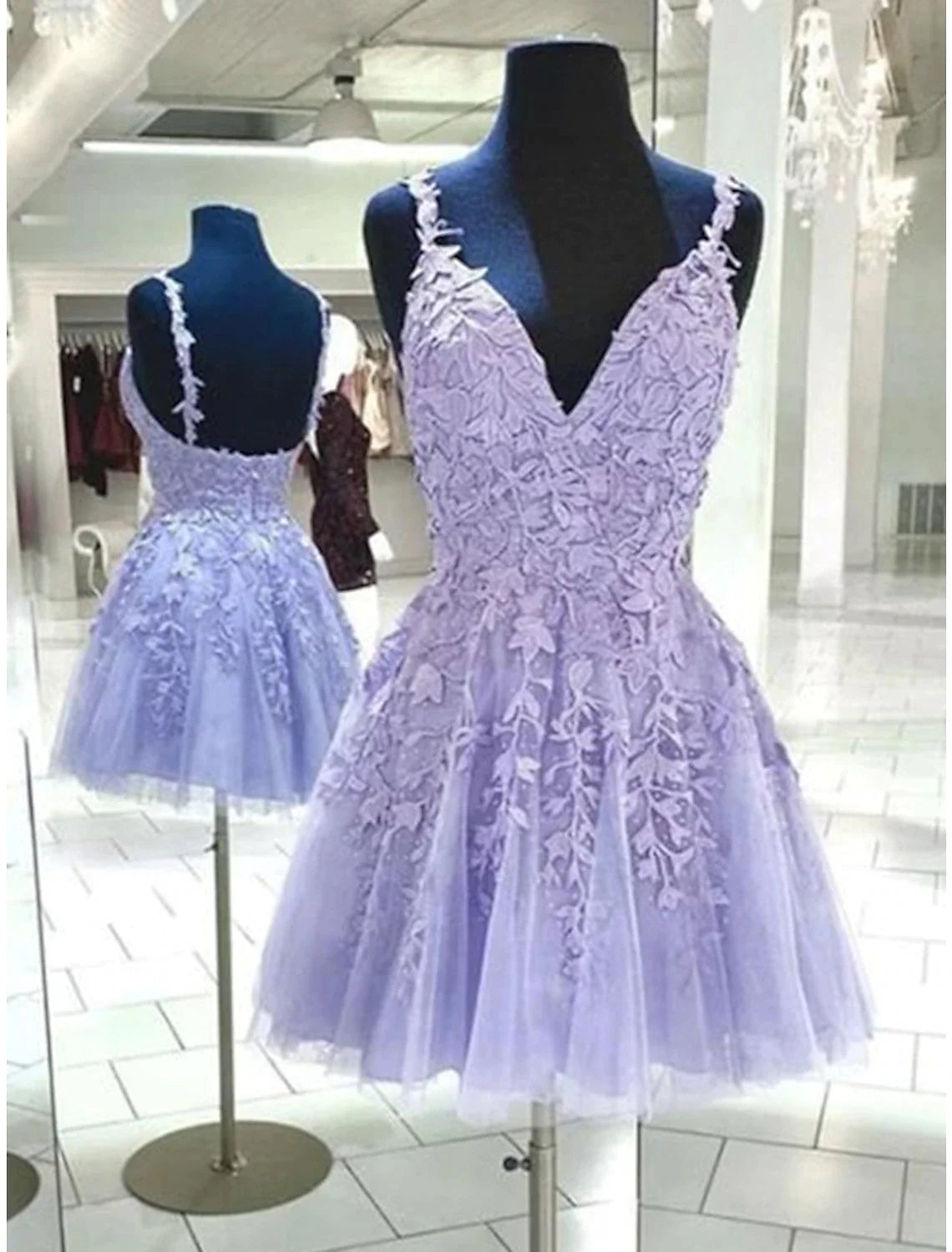 Vestidos de fiesta de corte A, sin espalda, cortos/mini, sin mangas, con tirantes finos, de tul y apliques.