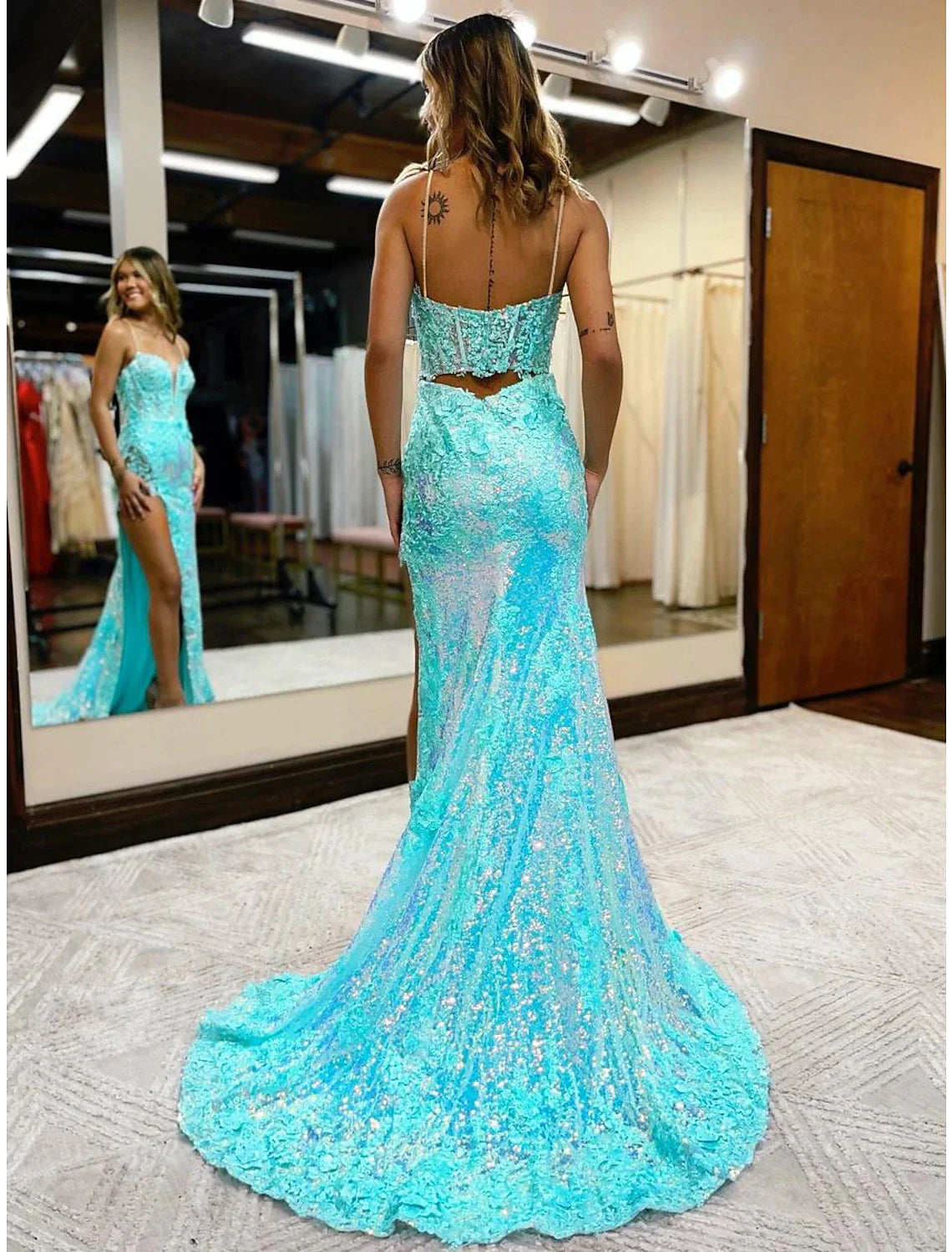 Vestidos de fiesta de sirena/trompeta, vestido de fiesta con abertura alta, vestido formal de cola de corte, sin mangas, cuello en V, lentejuelas con apliques de abertura