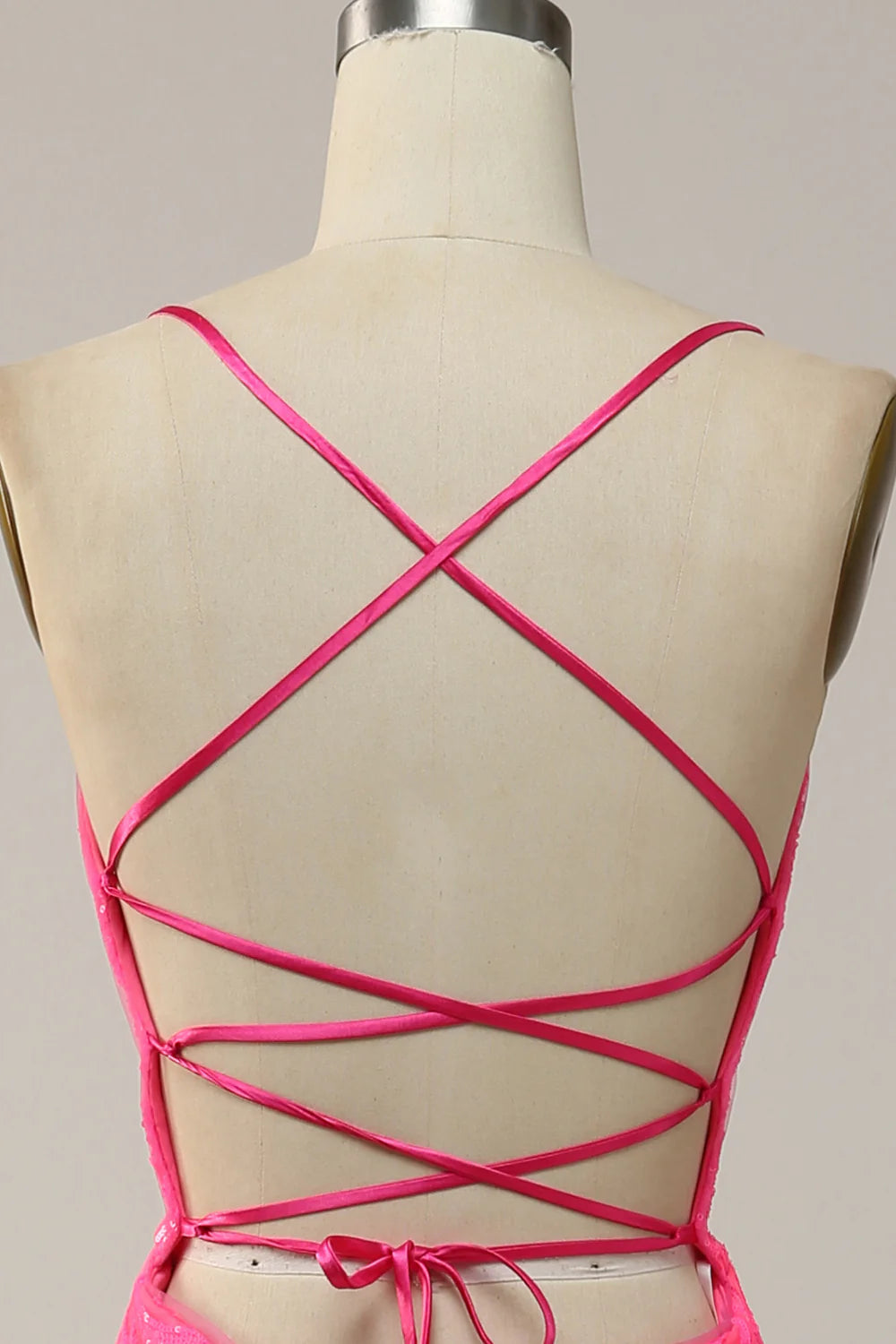 Vestido de fiesta largo rosa intenso con lentejuelas y tirantes finos de sirena 