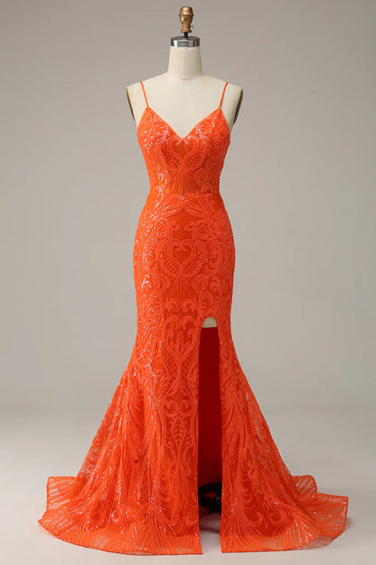 Vestido de fiesta largo naranja con tirantes finos y corte sirena y abertura frontal 