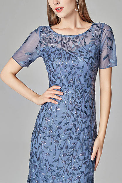 Vestido de fiesta azul de manga corta con corte sirena 