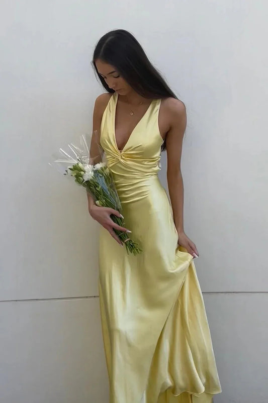 Chic Yellow Sheath Halter Neck Sleeveless Party Dress Pleated with Backless Bowknot Cheap Long Prom Dress