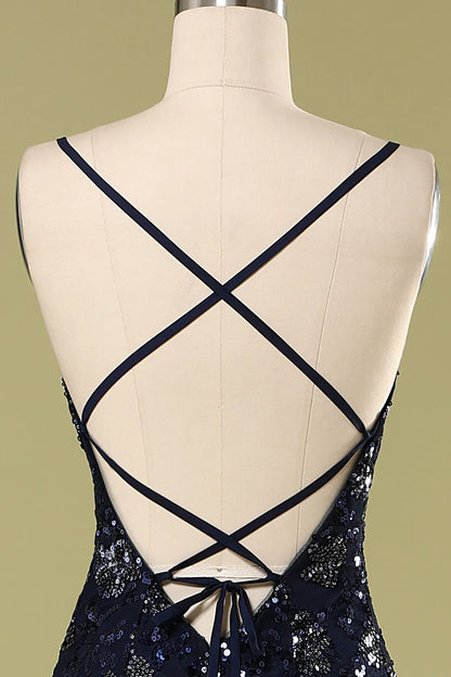 Vestido de noche azul marino con lentejuelas y abalorios