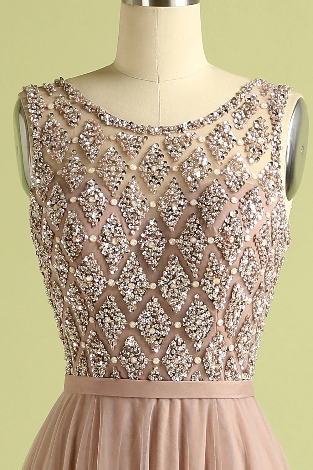 Vestido de fiesta con cuentas de tul 