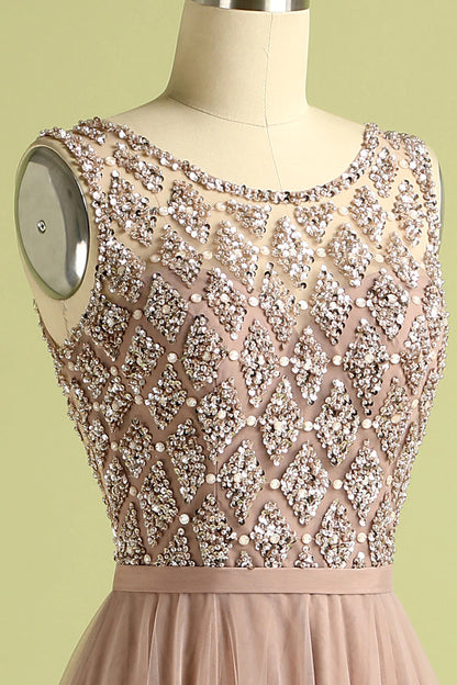 Vestido de fiesta con cuentas de tul 