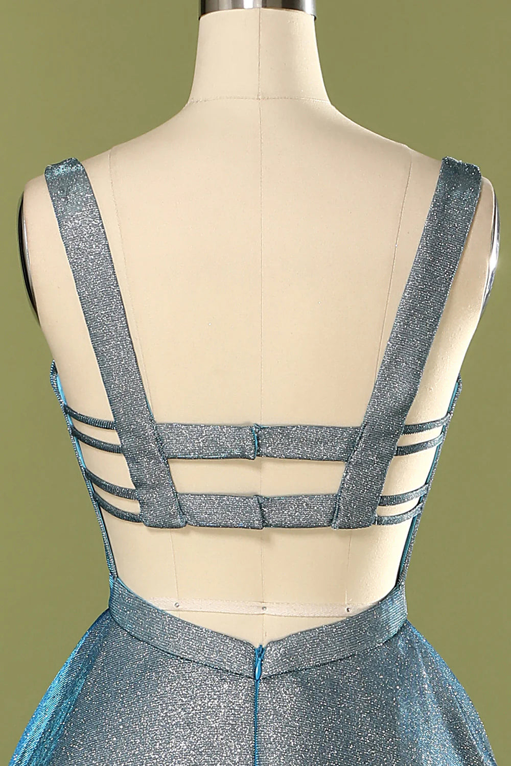 Vestido de fiesta largo con espalda abierta y brillo azul 