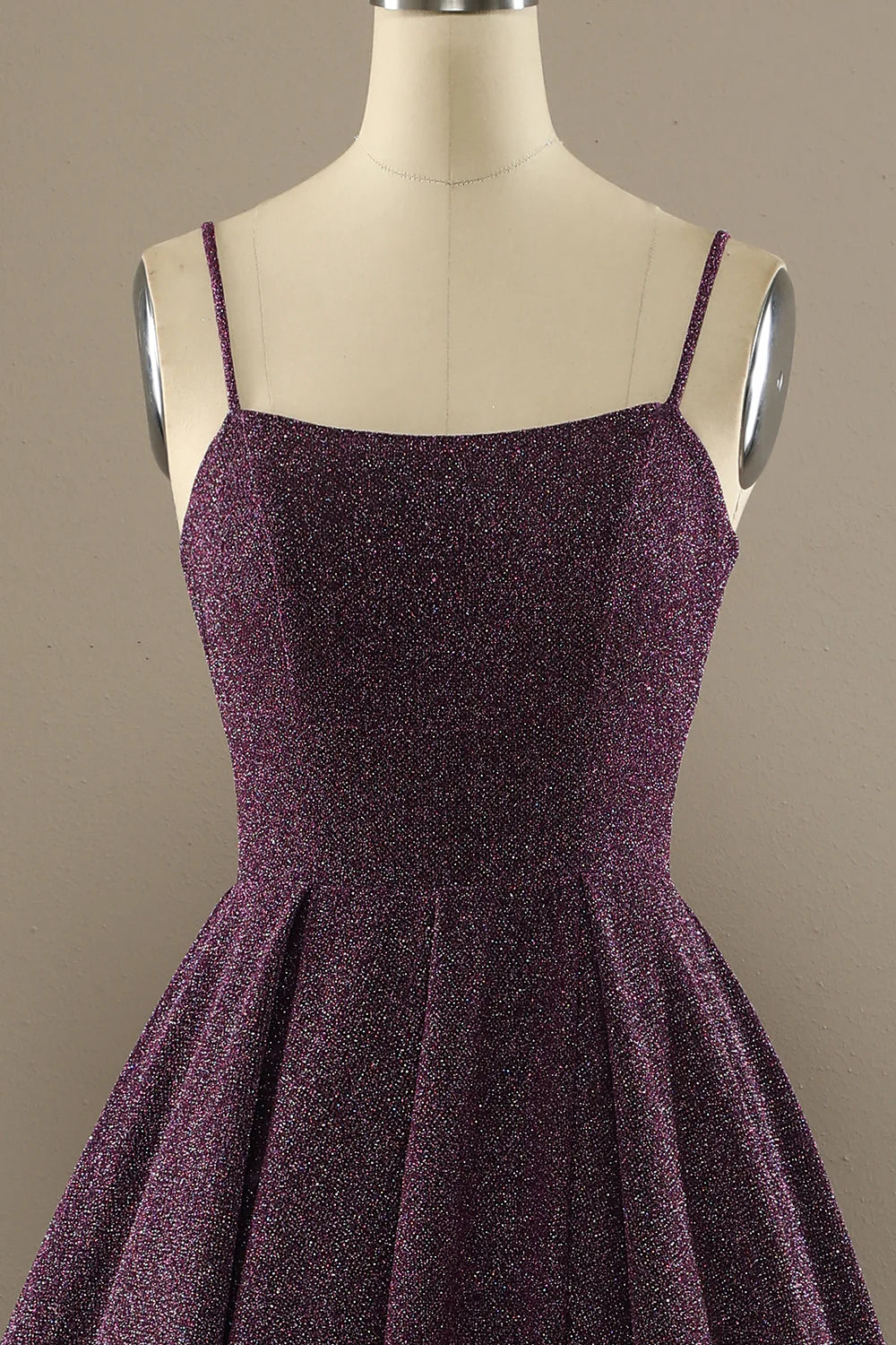 Encantador vestido de fiesta morado de corte A con abertura frontal