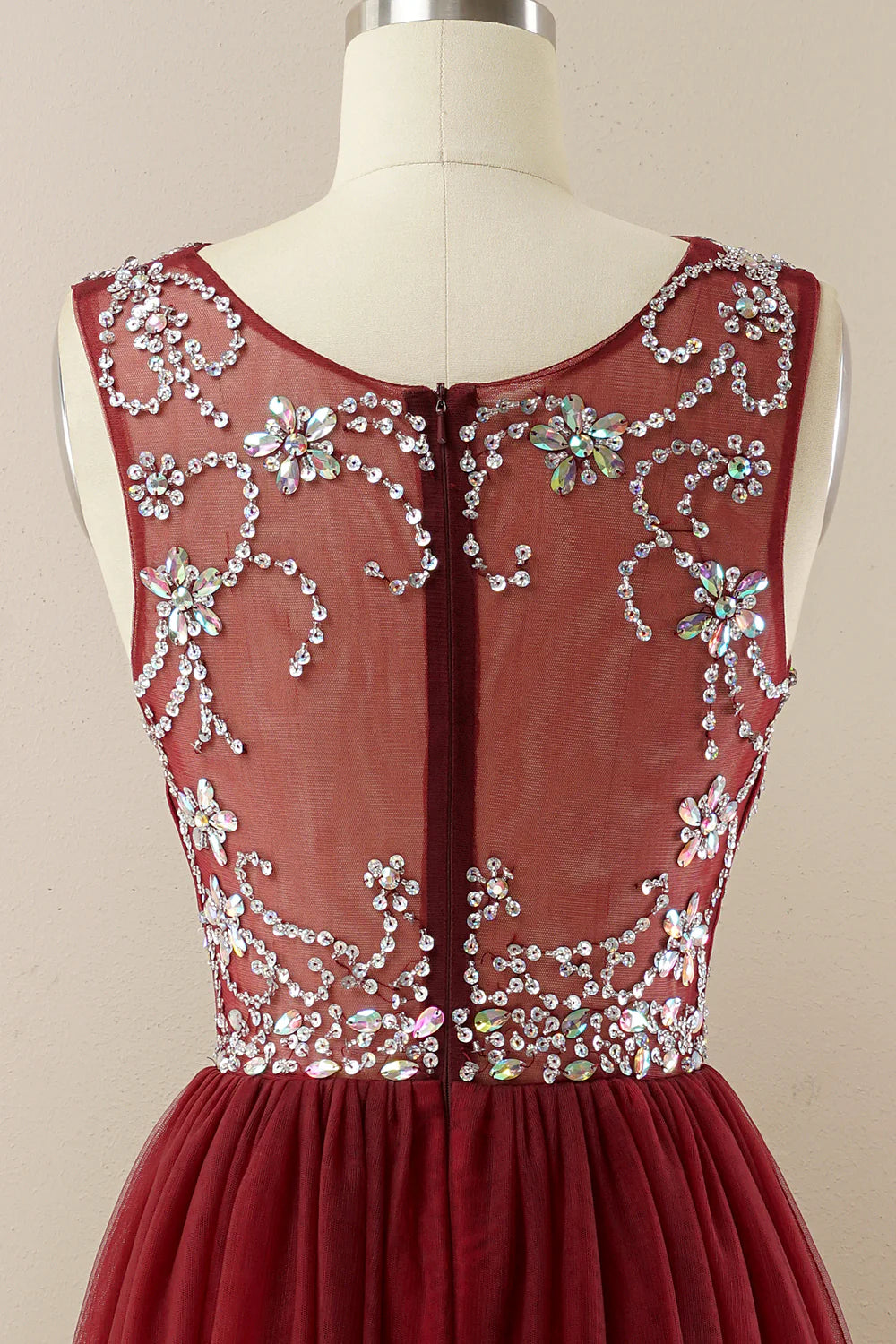 Vestido de fiesta de tul con cuentas 