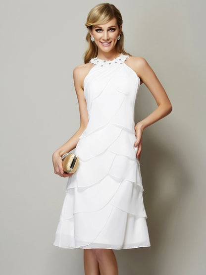 Vestidos de dama de honor cortos de gasa con escote barco, sin mangas y con abalorios