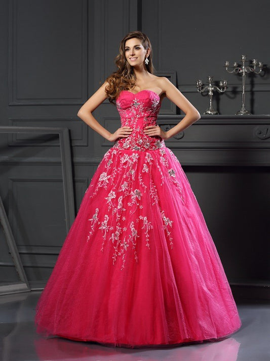 Vestidos de quinceañera de red larga sin mangas con apliques de corazón y vestido de baile