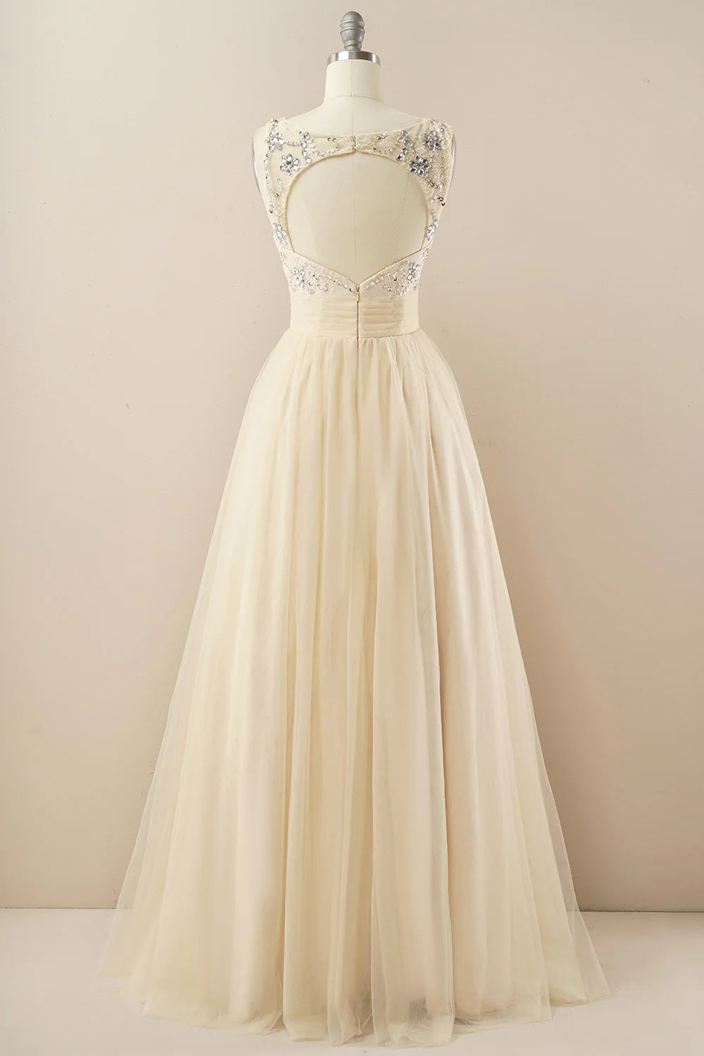 Vestido de fiesta de tul burdeos 