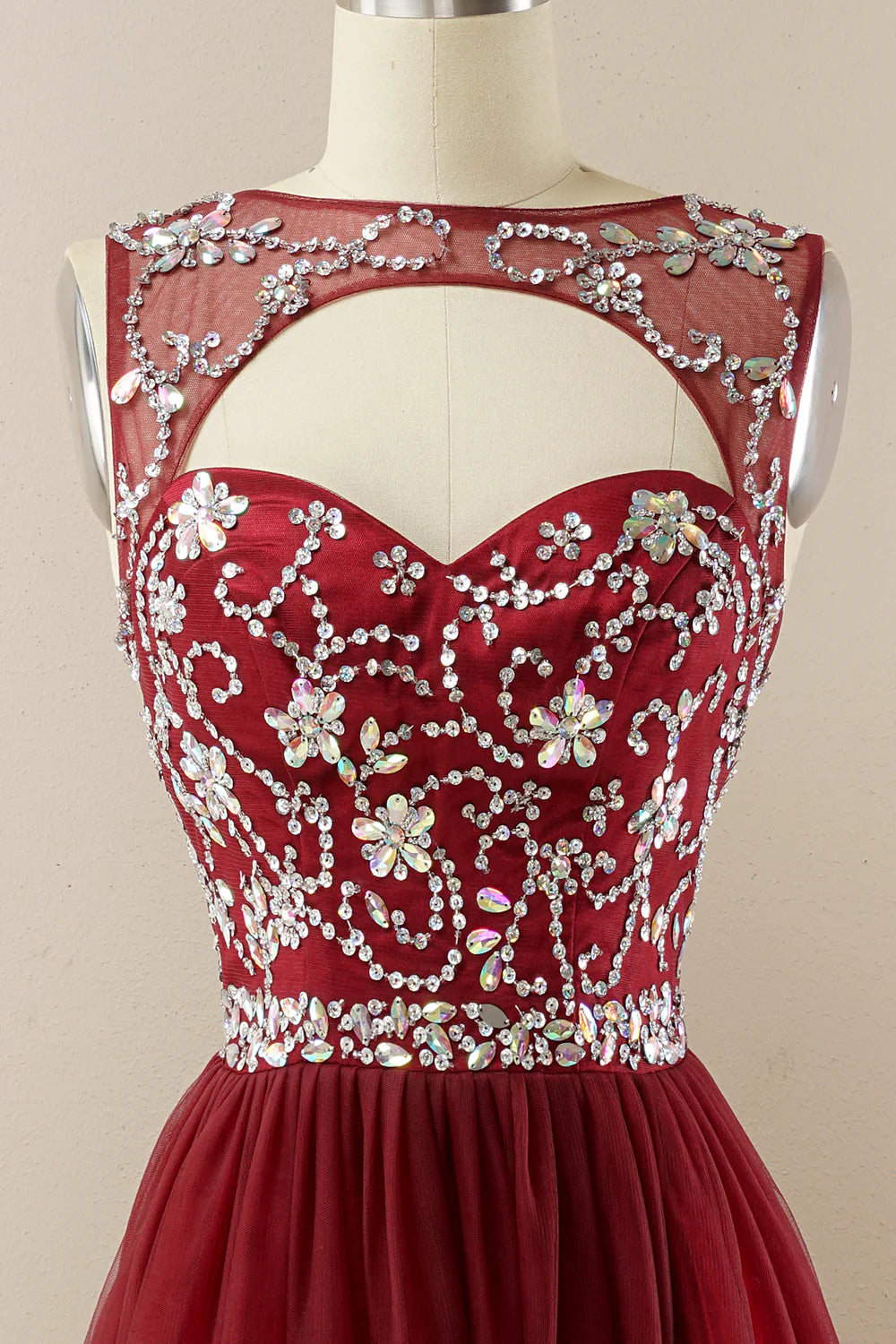 Vestido de fiesta de tul con cuentas 