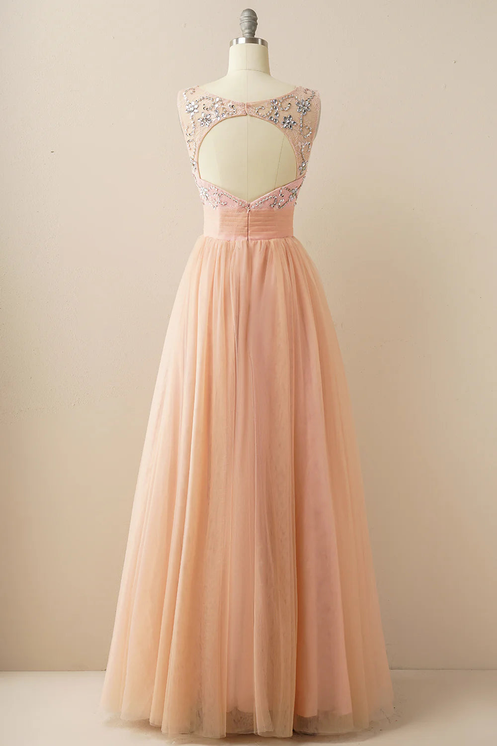 Vestido de fiesta de tul burdeos 