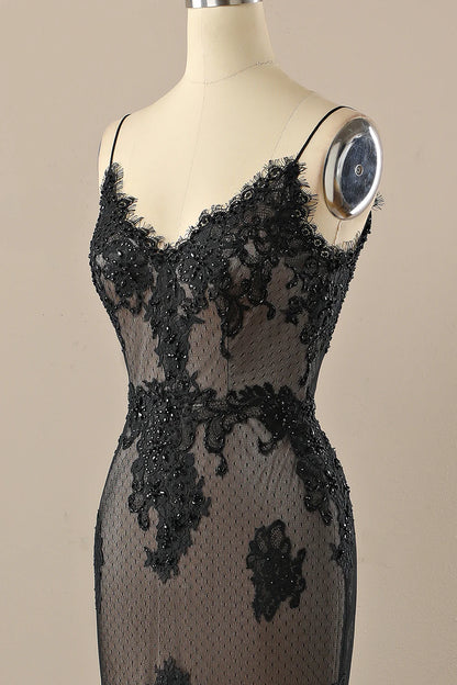 Vestido de fiesta negro con cuello en V y cuentas 