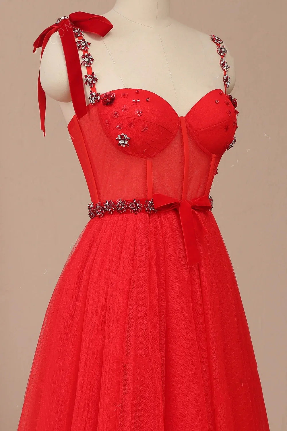 Vestidos de fiesta militares con cuentas y corte en A, tirantes de tul y escote corazón 