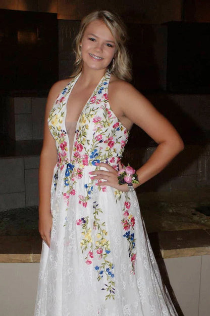 Vestidos de fiesta blancos con escote en V, encaje y estampado floral 