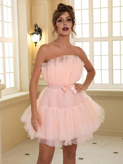 Vestido de cóctel de tul rosa por encima de la rodilla con lazo y corte en A 