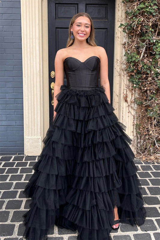 Vestido de fiesta largo de satén y tul en capas, sin tirantes y corte A 