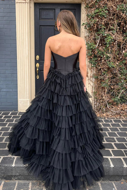 Vestido de fiesta largo de satén y tul en capas, sin tirantes y corte A 