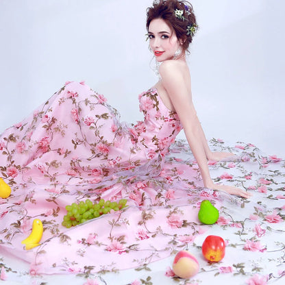 Vestidos de fiesta largos con estampado floral, corte en A, escote corazón, sin tirantes, cola larga y flores 