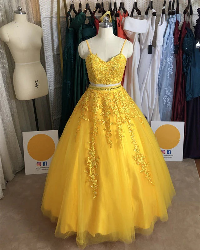 Vestidos de fiesta de tul de dos piezas con escote en V y apliques 