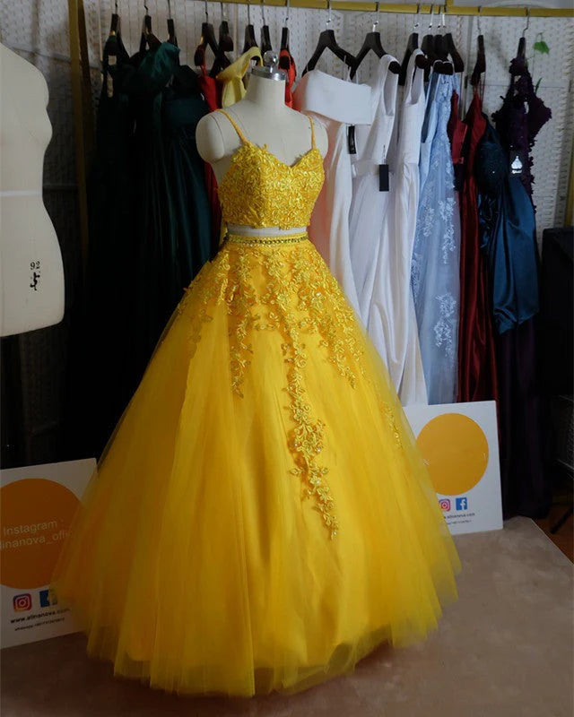 Vestidos de fiesta de tul de dos piezas con escote en V y apliques 