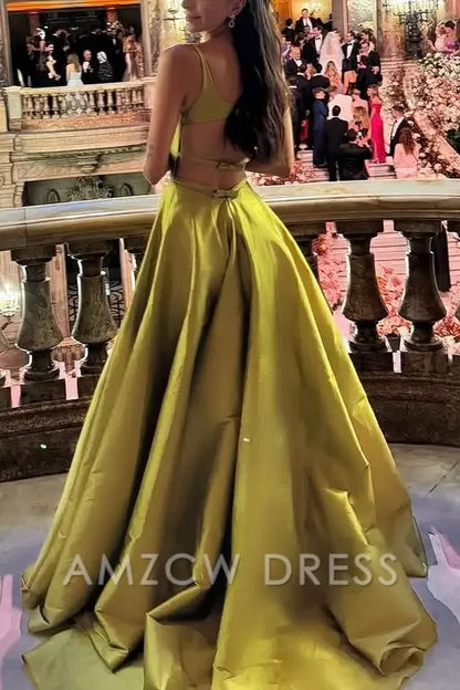 Vestido de fiesta formal largo de satén plisado con escote redondo y tirantes finos Amzcw