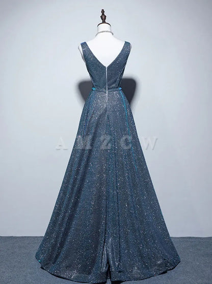 Vestido de fiesta largo azul satinado con escote en V y corte A de Amzcw. Vestidos formales azules. Vestido de fiesta en tienda. 